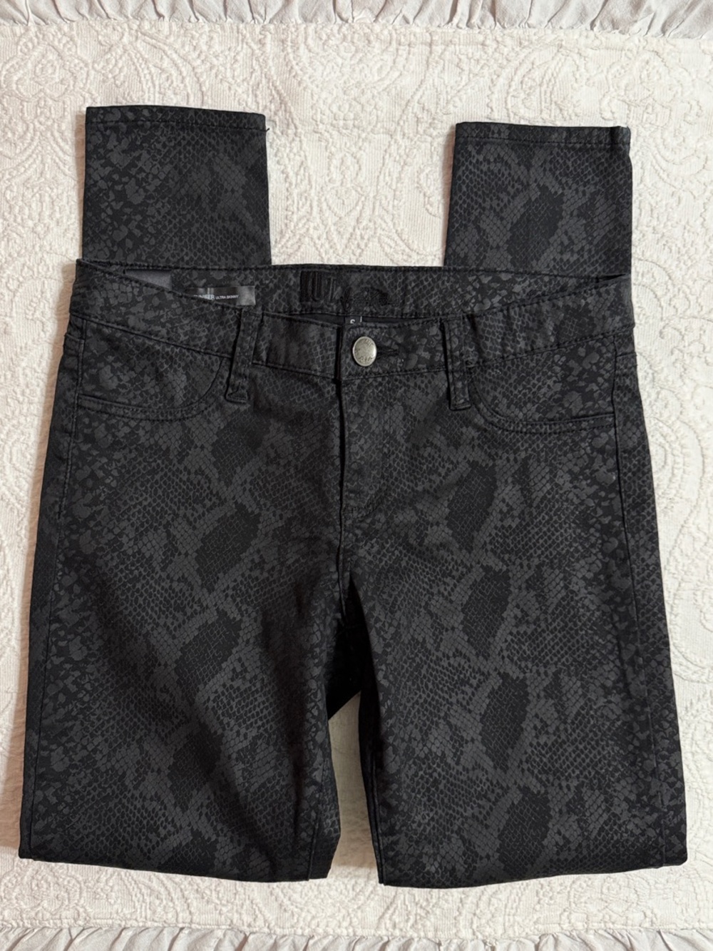 Kut from the Kloth Skinny Jeans Size 6 Black Snake-Print - Picture 3 of 11